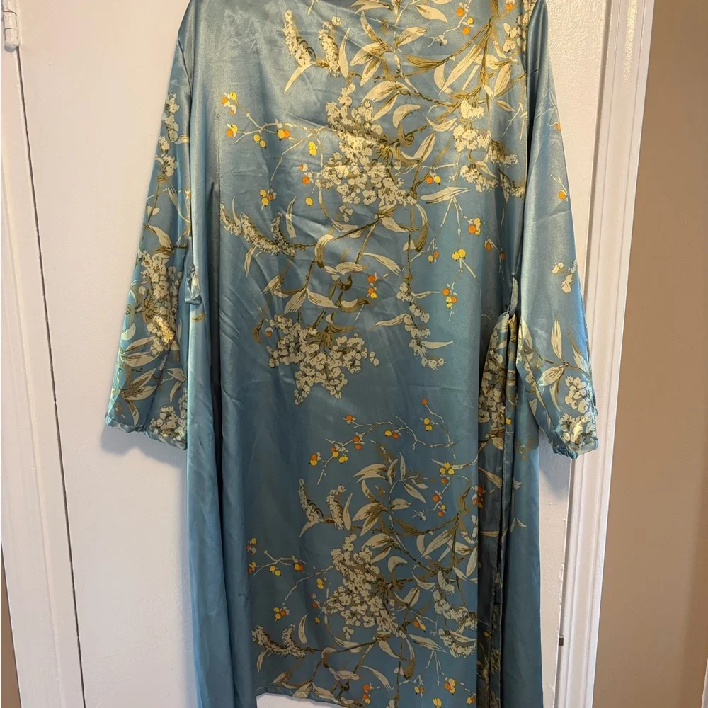 Silky Floral Robe in Sky Blue - Picture 2 of 3